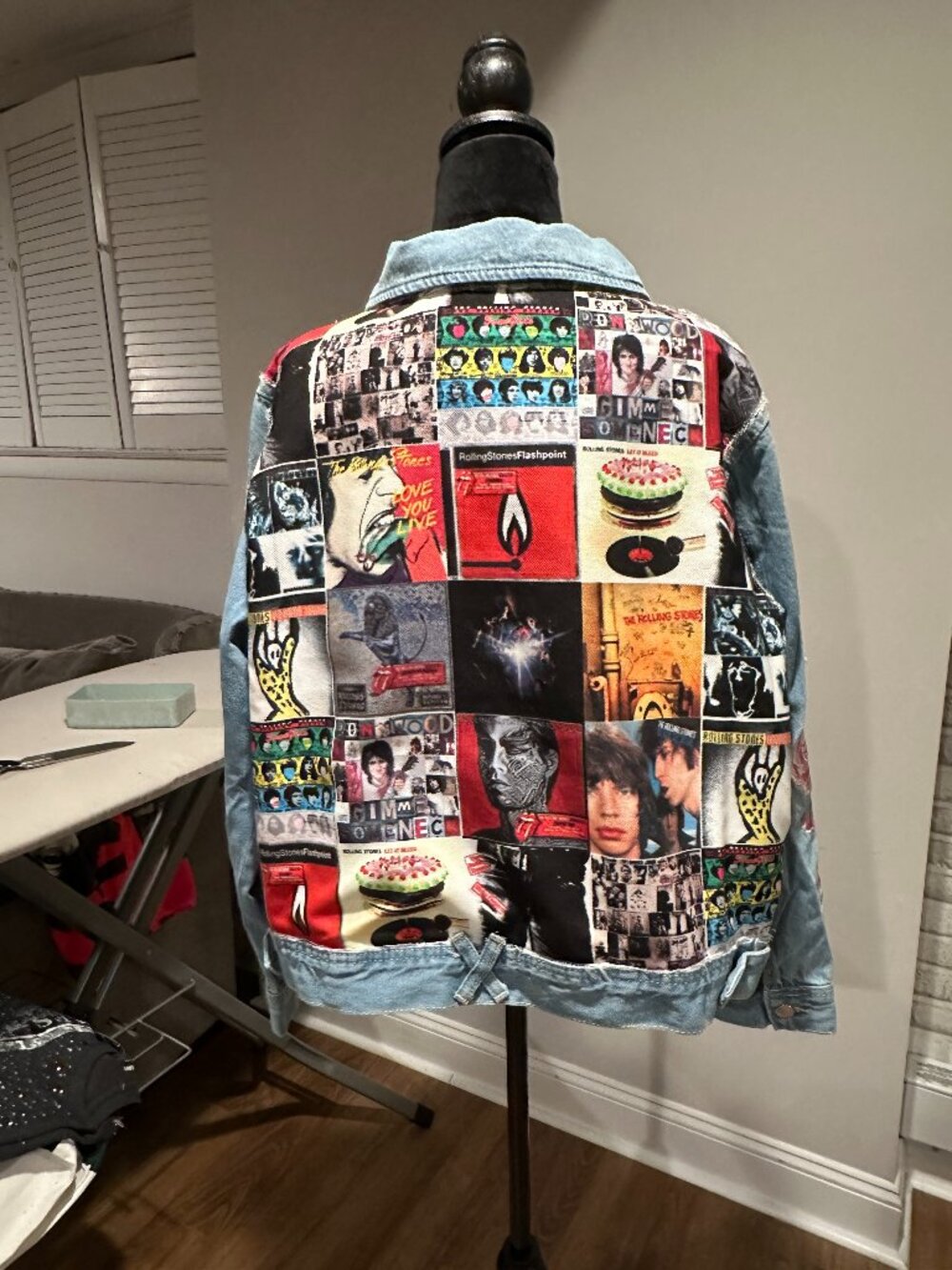 Rolling Stones Blue Denim Jean Jacket with Pink Embroidered Flowers (L)